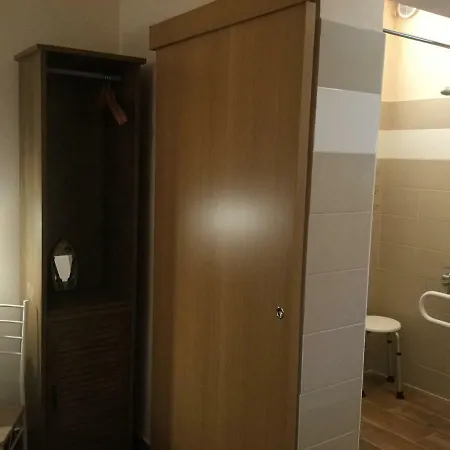 Prvinski Akvarel * Prvić Luka