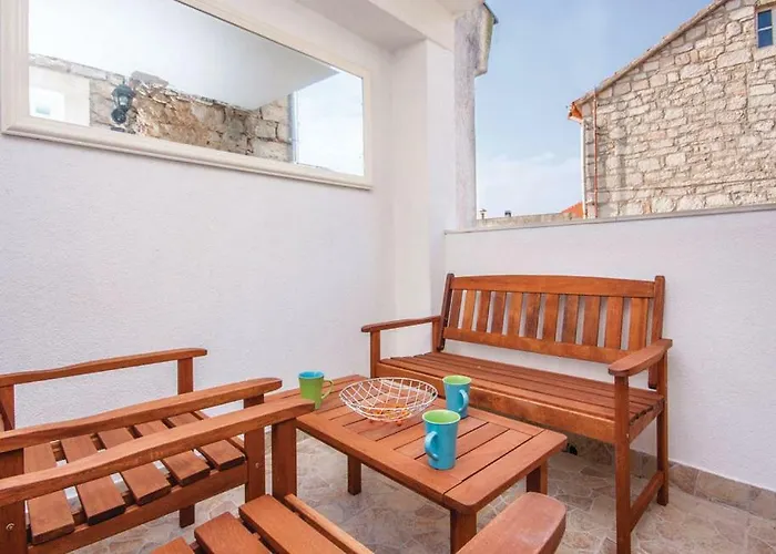 Holiday home Prvinski Akvarel *