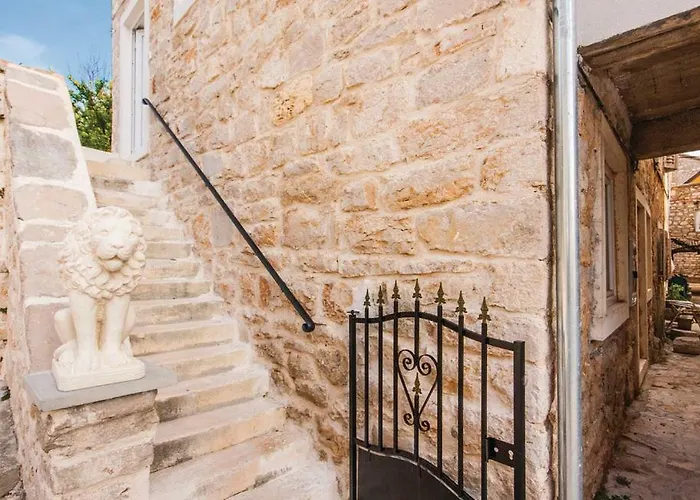 Holiday home Prvinski Akvarel